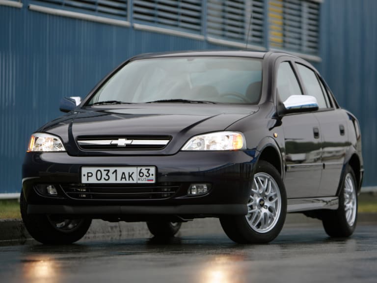 La Chevrolet Viva, restylée en 2004, sera stoppée en 2008 faute de ventes !