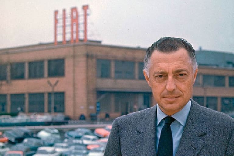 Agnelli finira par jeter l'éponge, et renoncera à racheter Citroën en 1973