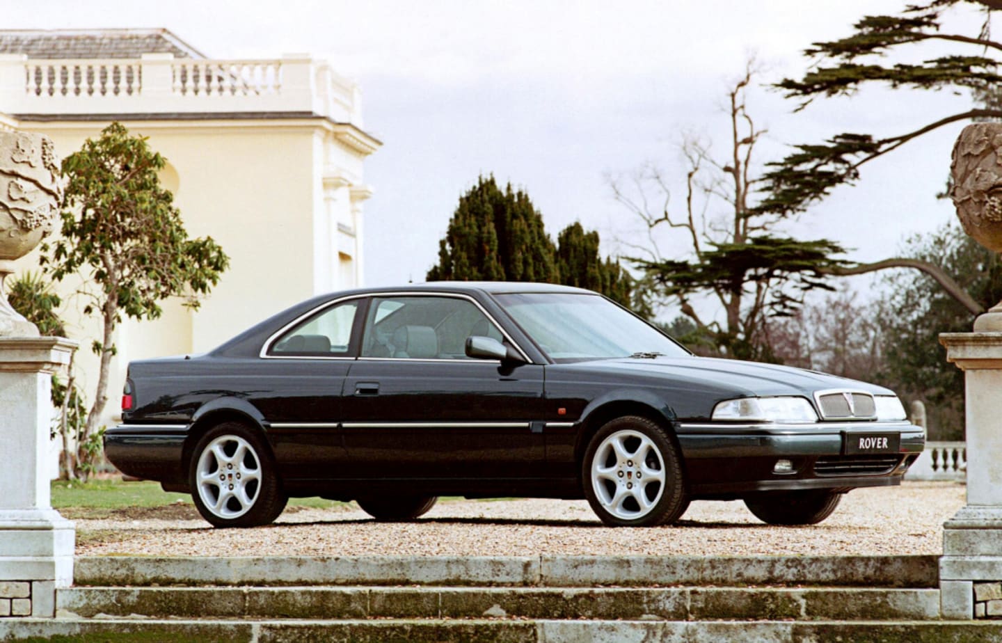 La version 2 litres Turbo, jamais diffusée en France, se distingue pas ses jantes spécifiques, et s'est très bien vendue en Italie !
