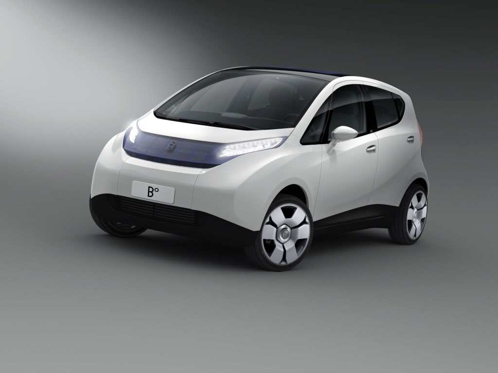 En 2008, Pininfarina présente la B°, qui préfigure la Bluecar telle que nous la connaissons aujourd'hui
