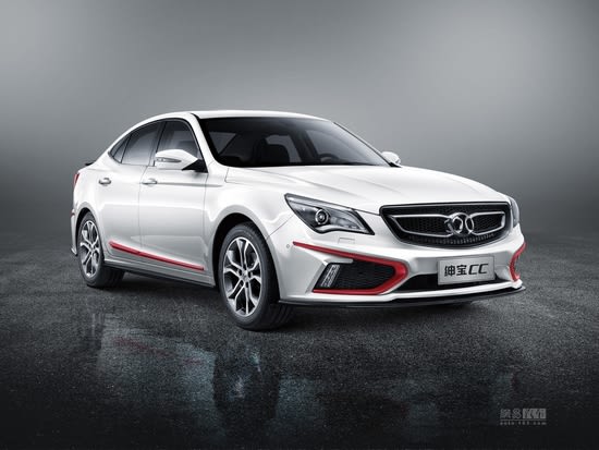Une autre production Senova, la CC, à moteur Saab