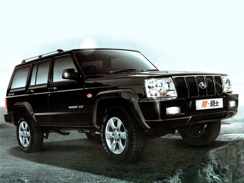 Le Qishi, dérivé de la Jeep XJ de 1984, sert de base à la BJ80V