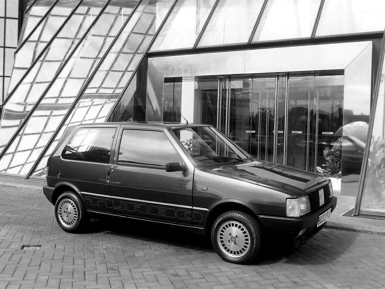 Les premières Turbo ie n'échappent pas au gros "Turbo" sur le côté
