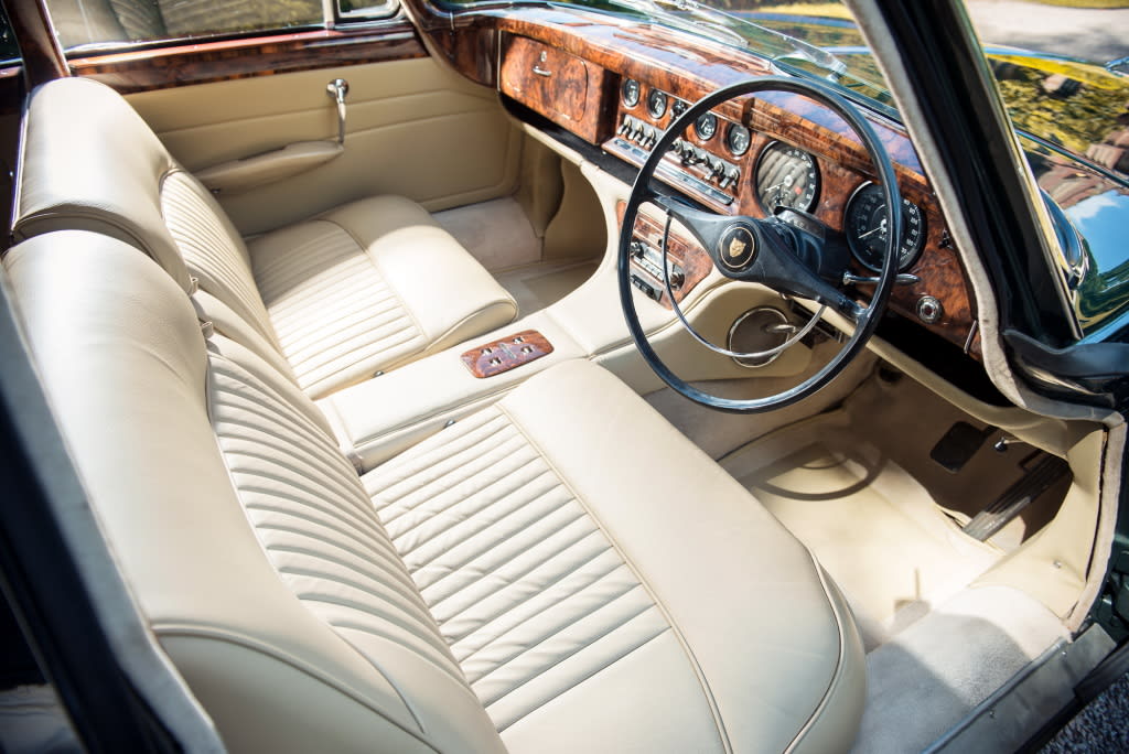 Intérieur de la Jaguar Mark X