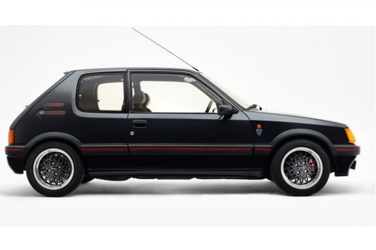 Peugeot 205 GTI vue de profil