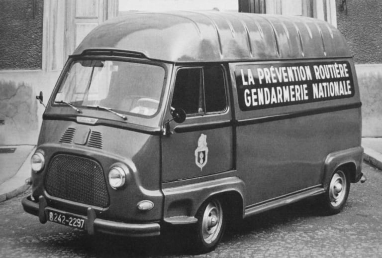 Renault Estafette de la gendarmerie nationale pour la prévention routière