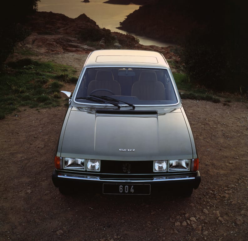Peugeot 604 vue de haut