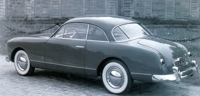 Ford Comète vue de trois quarts arrière