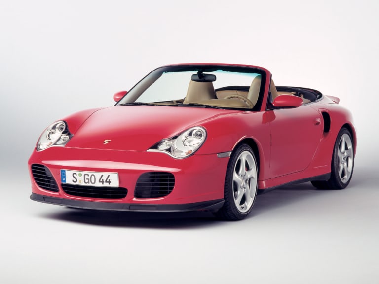 Contrairement à la 993, la 996 eut droit à une version cabriolet « de série »