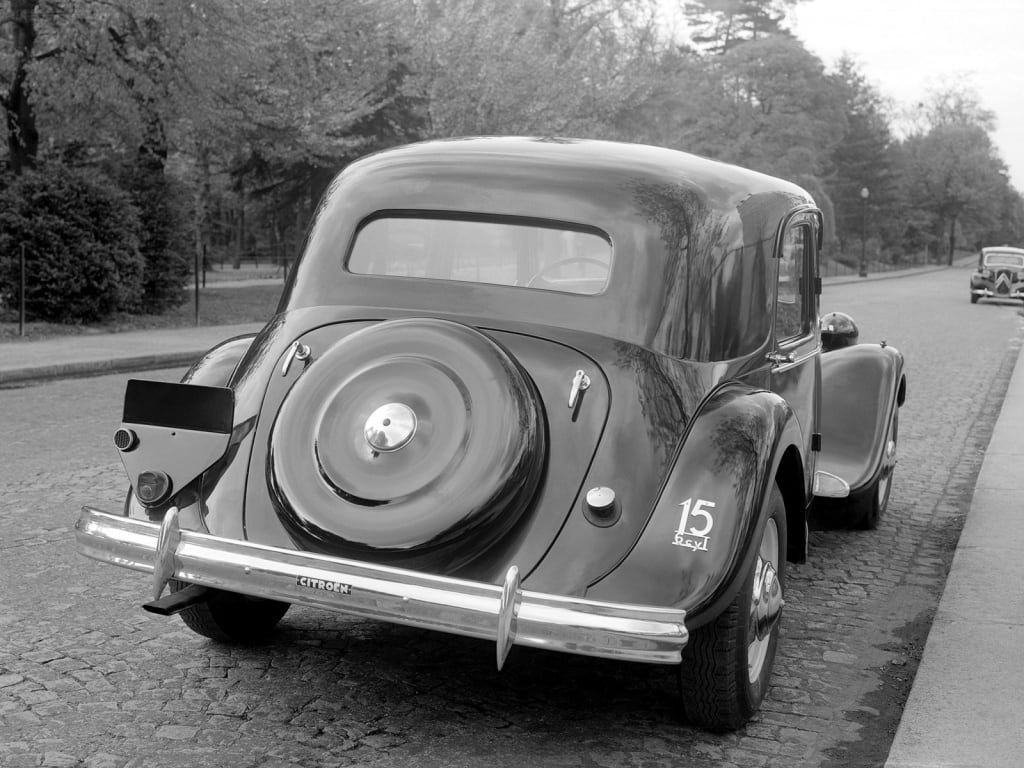 Citroën 15-6 G vue de derrière