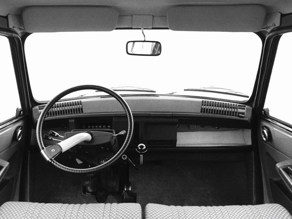 Intérieur de la Citroën Ami8