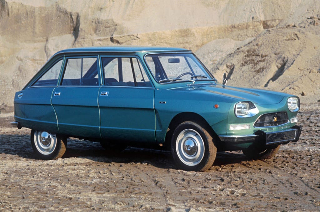 Citroën Ami 8 bleue de coté