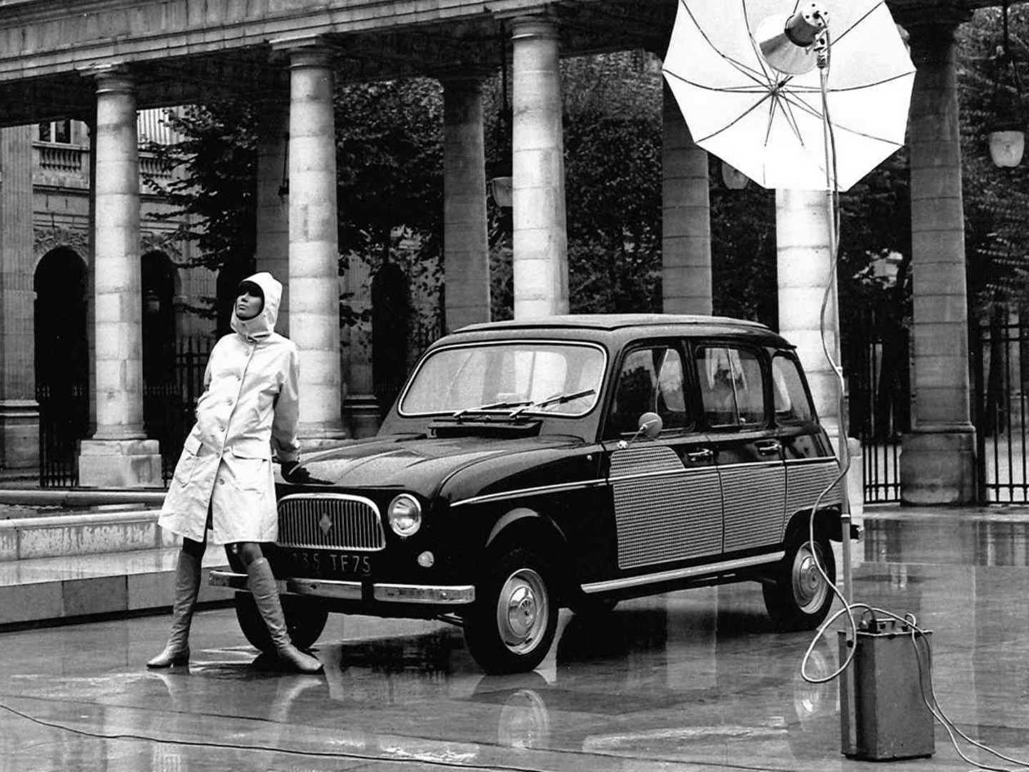 Renault 4 Parisienne lors d'un shooting photo