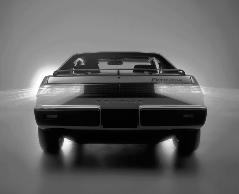 La Pontiac Fiero vue de derrière