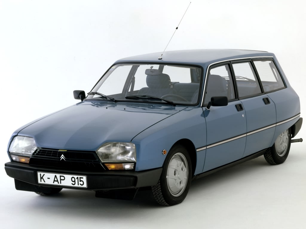 Citroën GSA break bleue de trois quarts avant