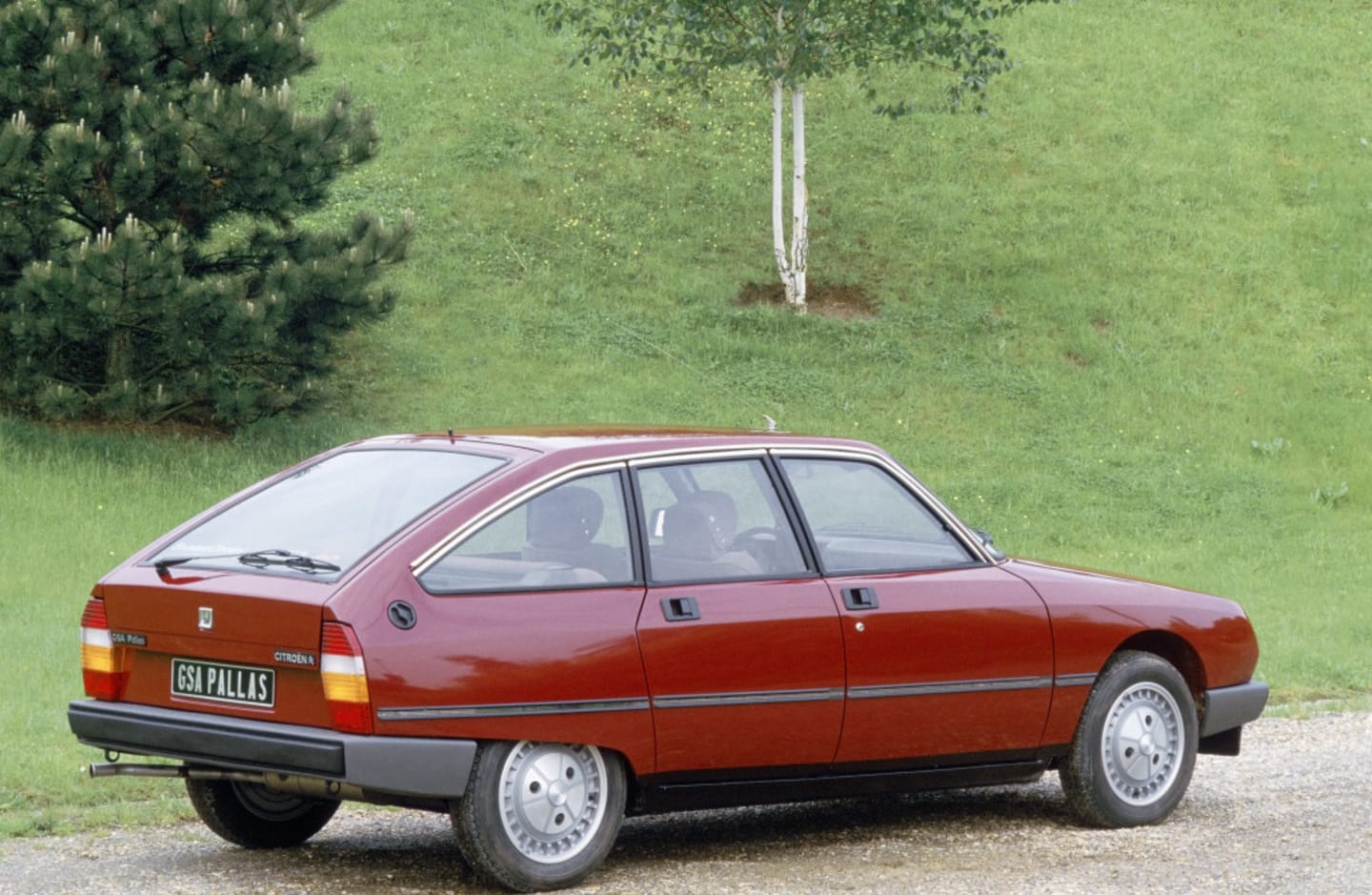 Citroën GSA rouge de trois quarts arrière