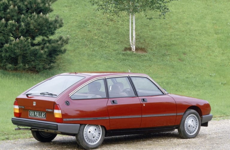 Citroën GSA rouge de trois quarts arrière