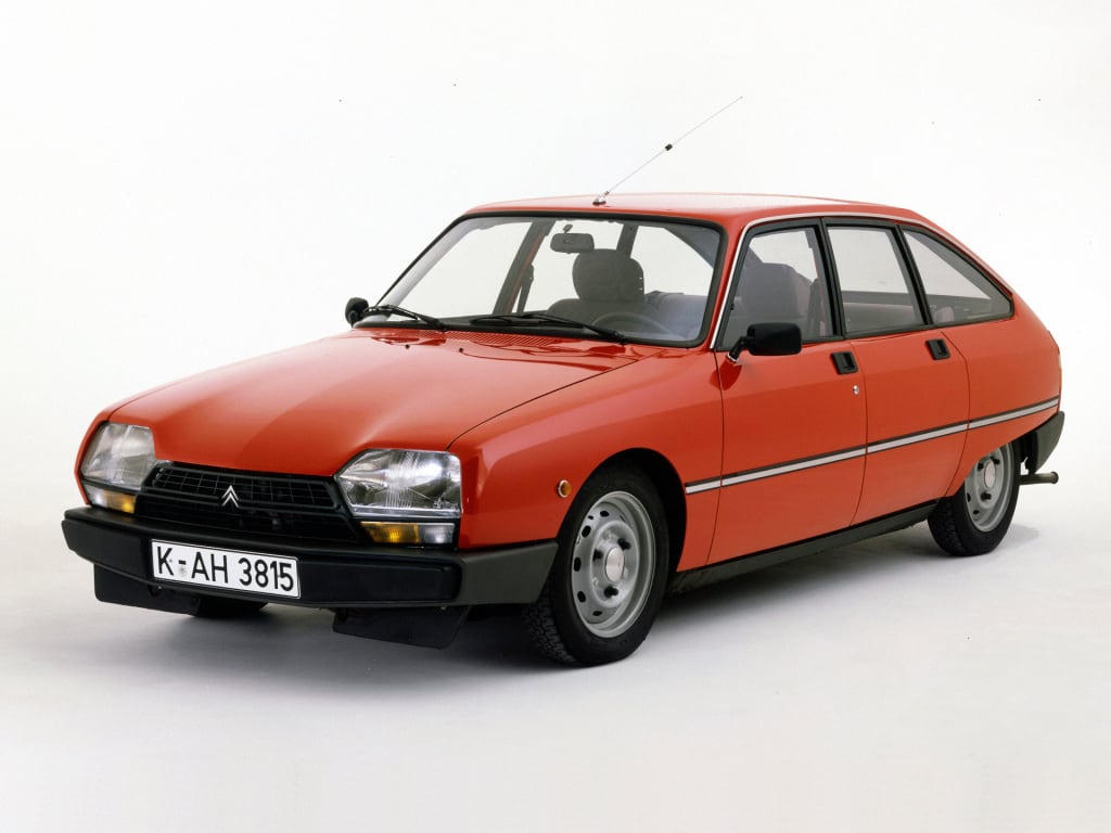 Citroën GSA rouge de trois quarts avant