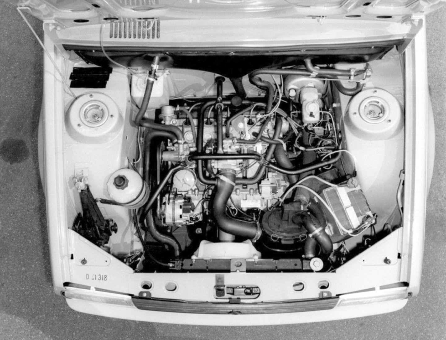Baie moteur de la Renault 14