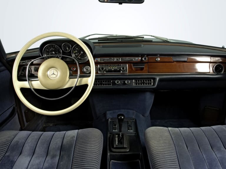 Vue intérieur Mercedes-Benz 280 SE