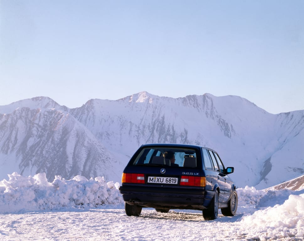 BMW 325iX E30 dans les montagnes