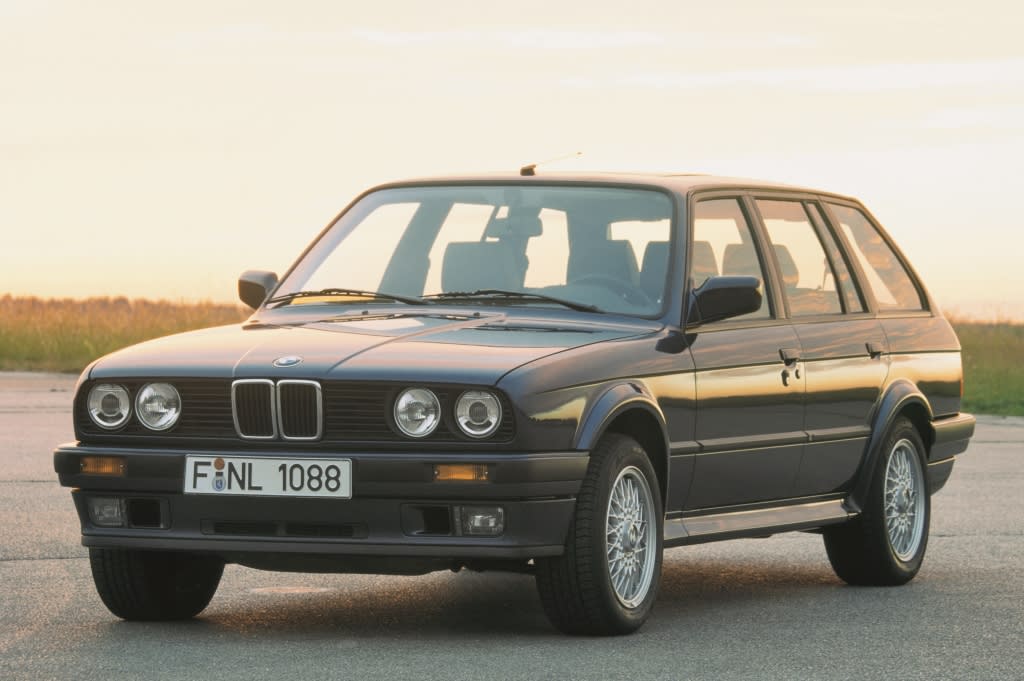 BMW 325iX E30 break vue de face