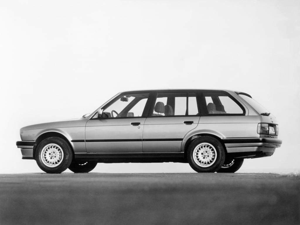 BMW 325iX E30 break vue de profil