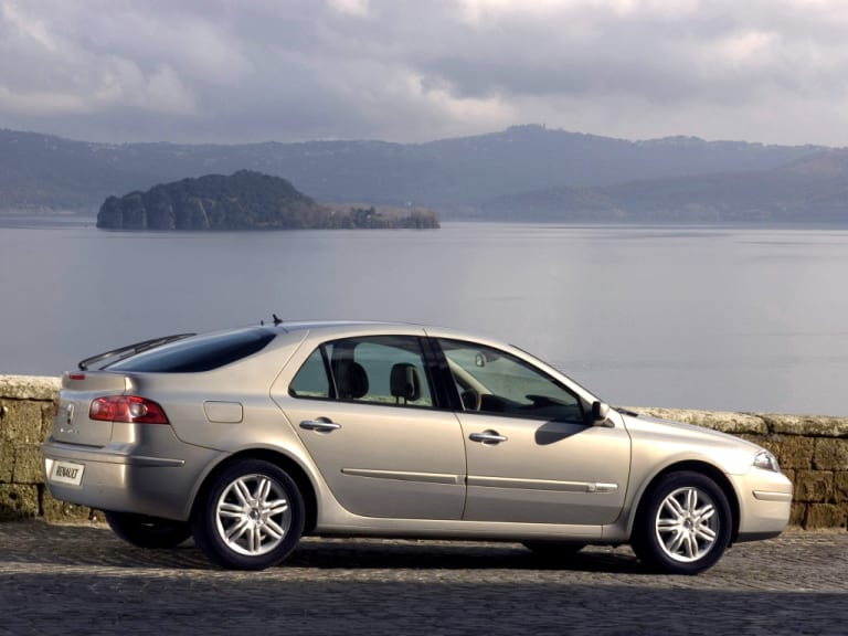 Renault Laguna de profil
