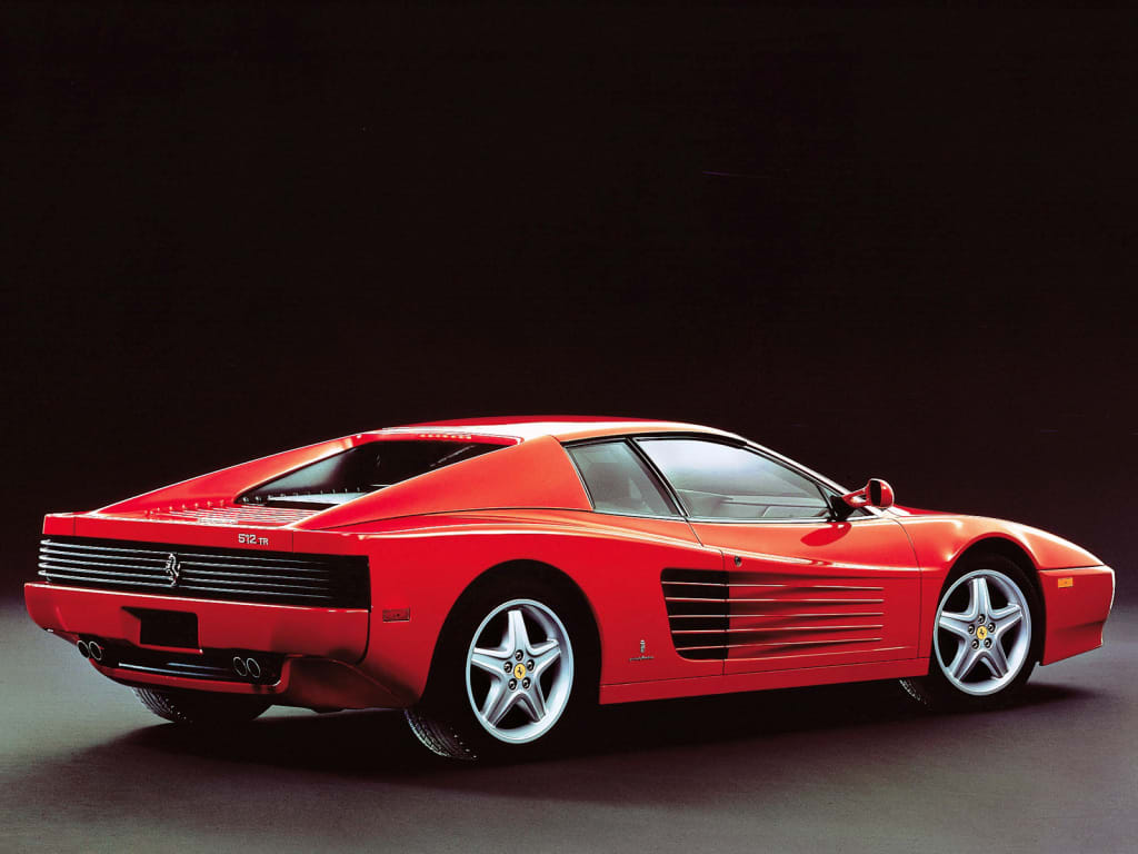 Vue trois quarts arrière de la Ferrari 512 TR