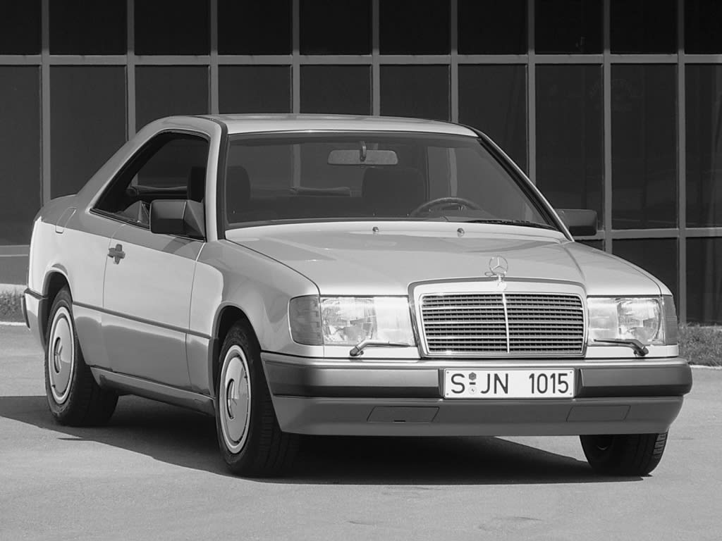 C124 Coupé vue de face
