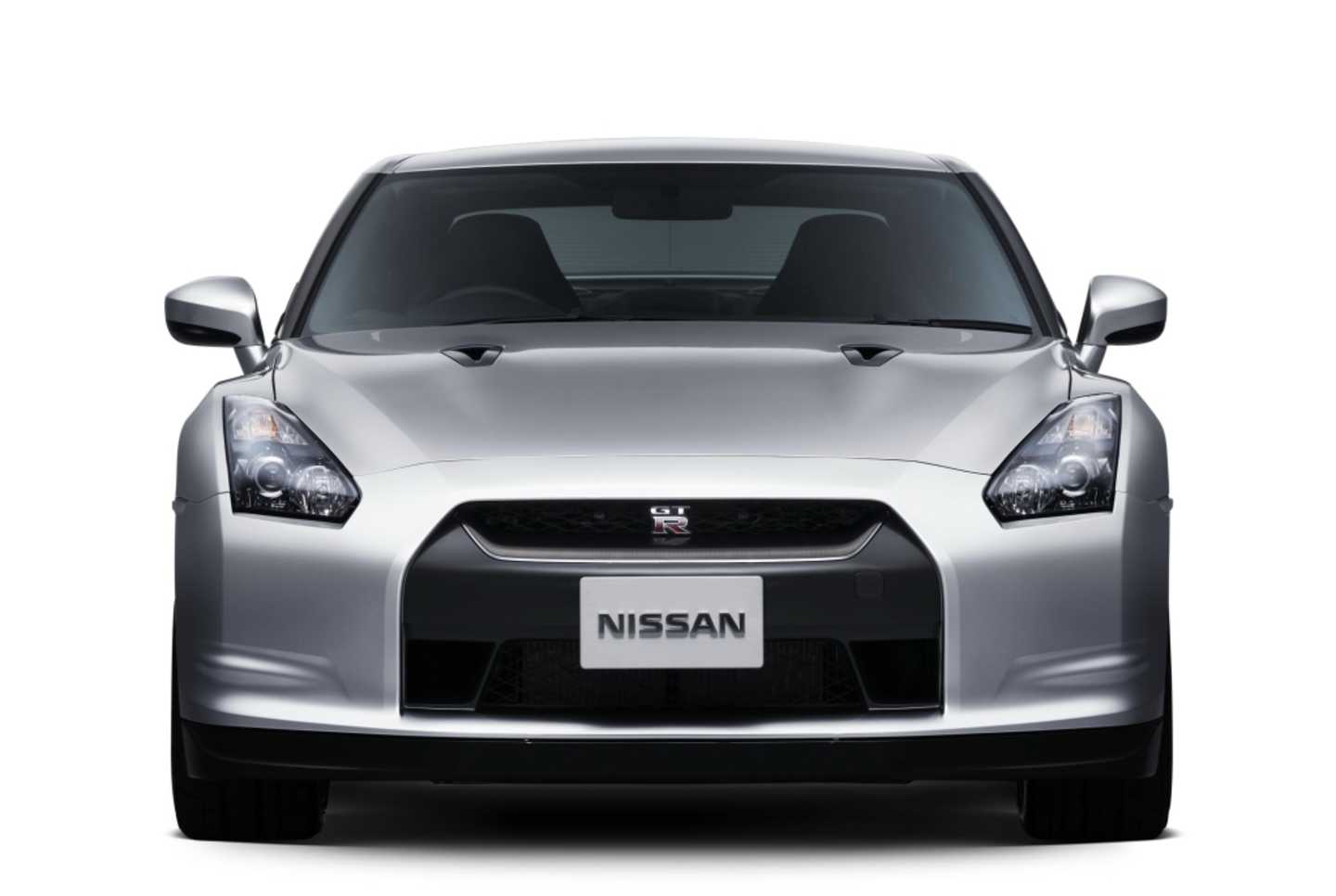 Nissan GT-R vue de face