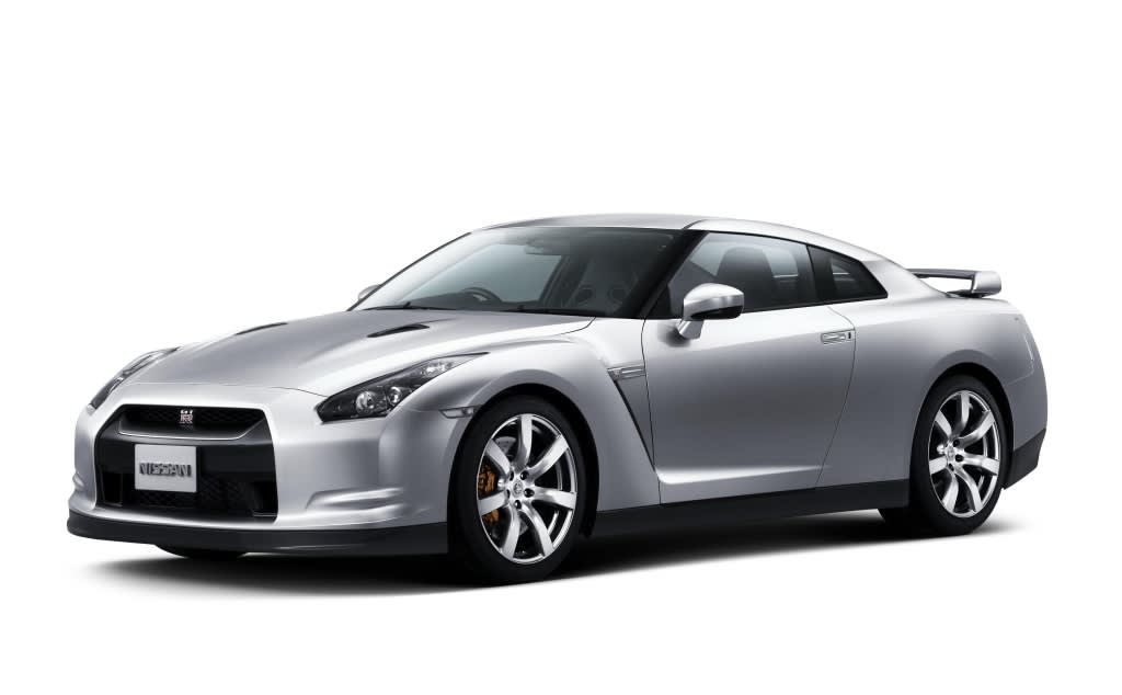 Nissan GT-R vue de trois quarts