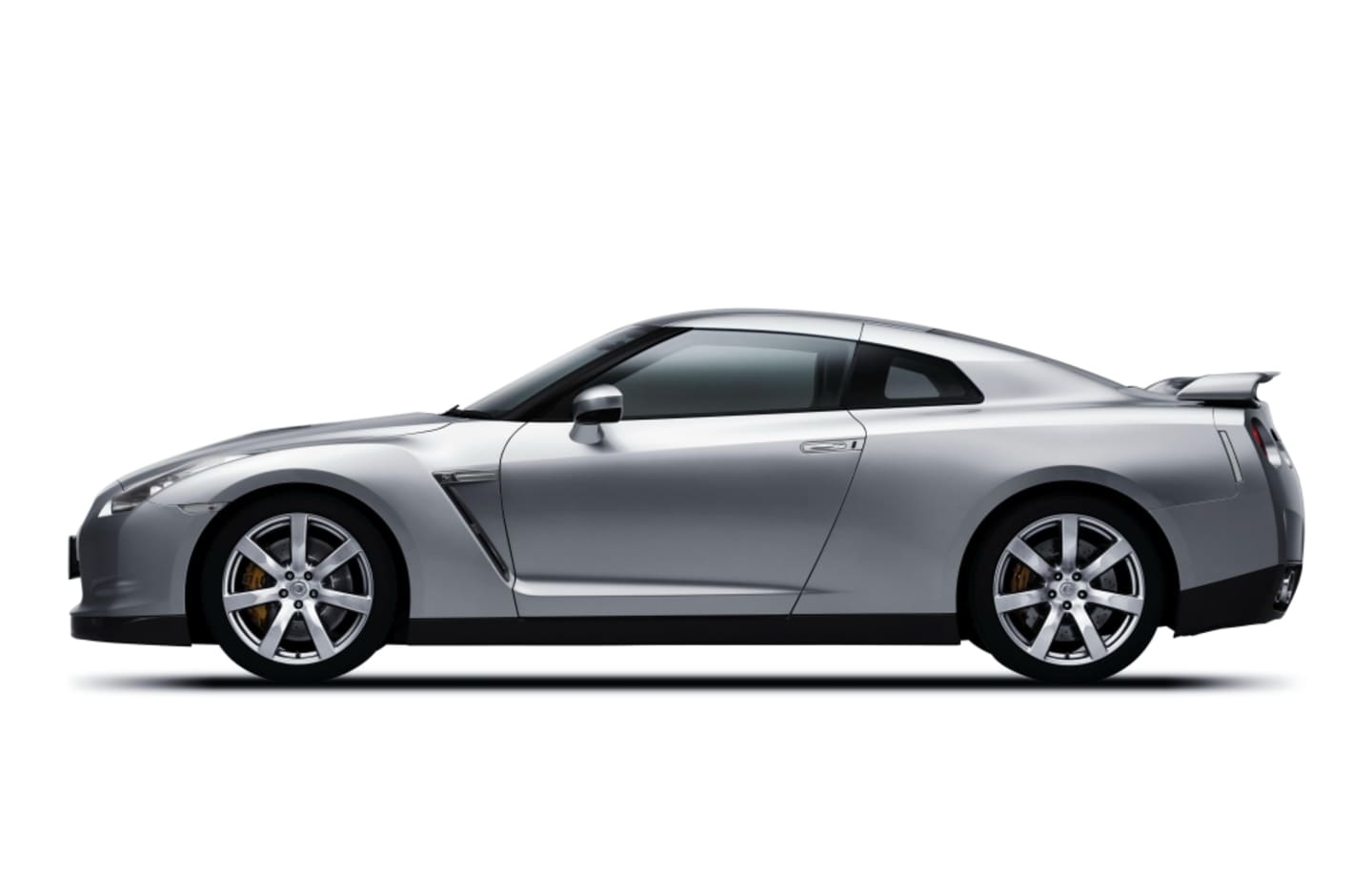 Nissan GT-R vue de profil