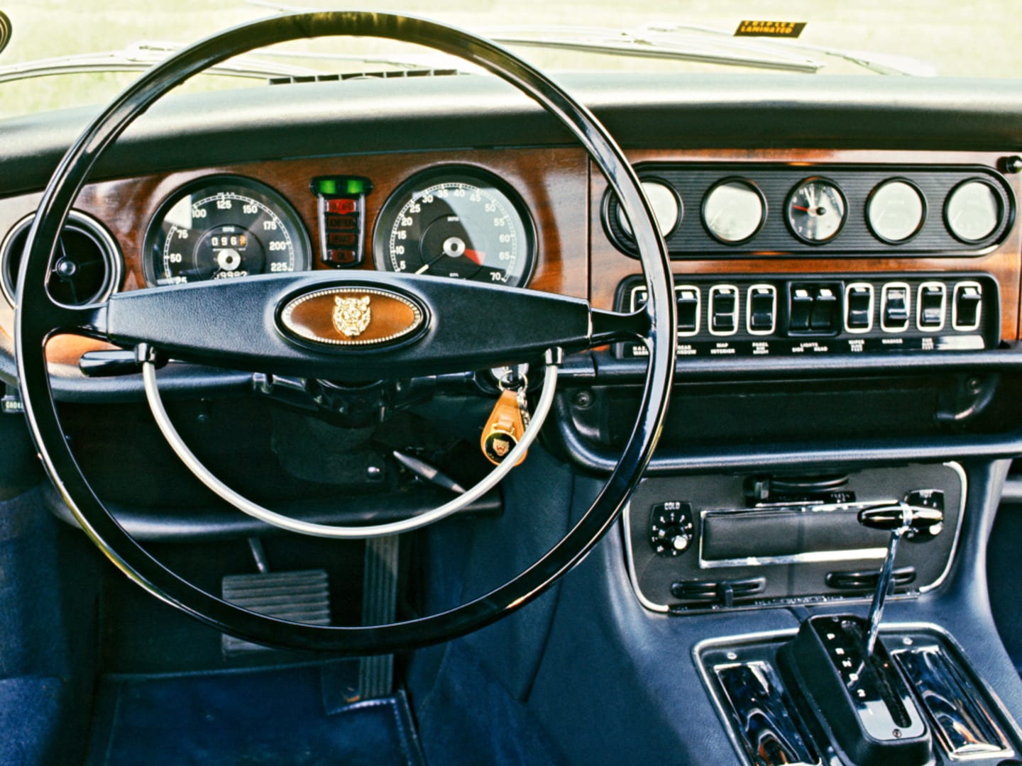Intérieur de la Jaguar XJ12