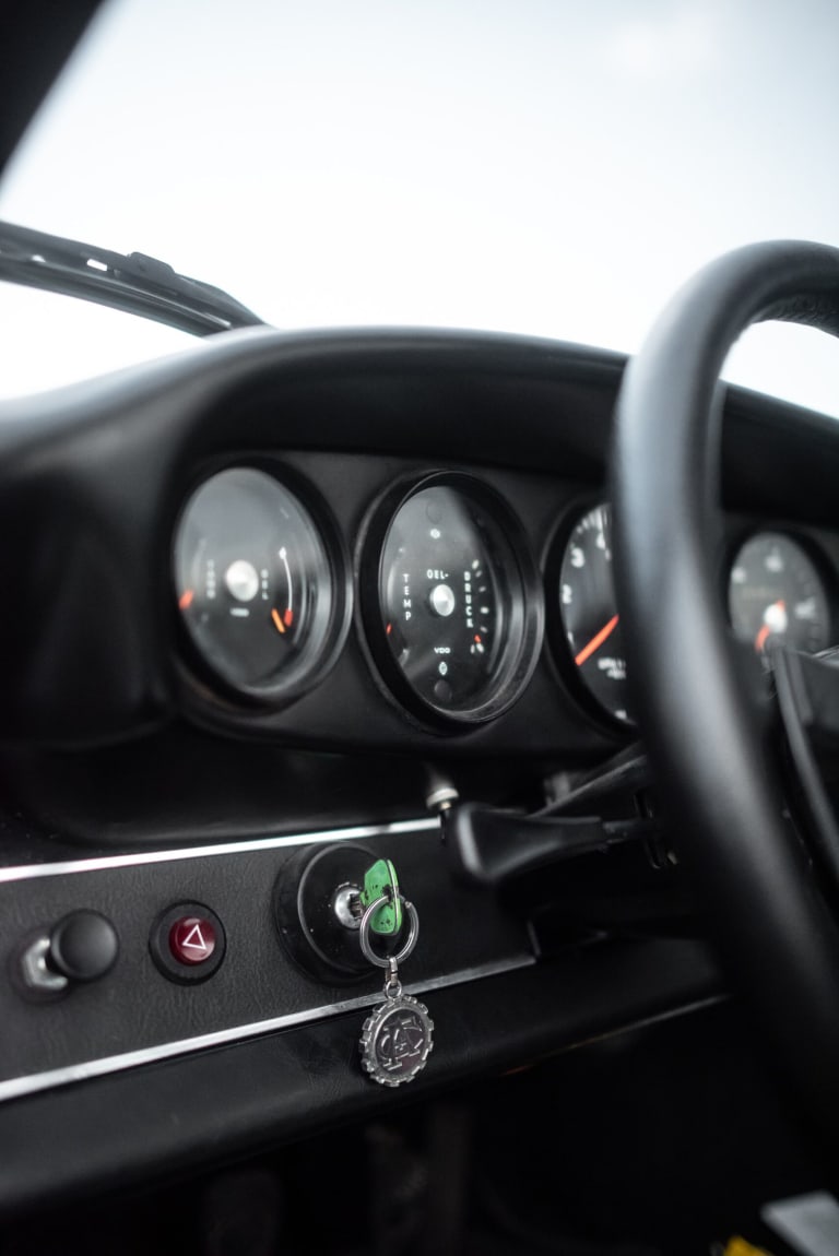 Zoom sur les compteurs de la Porsche