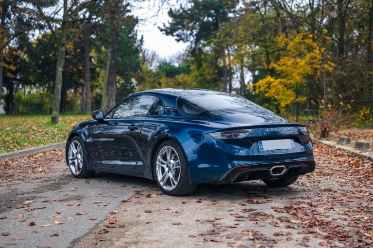 Trois quarts arrière de l'Alpine A110