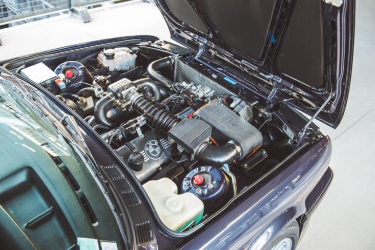 Baie moteur Alpina B6