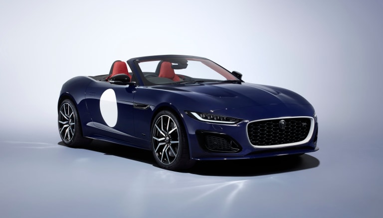 003_Jag_F-TYPE_24MY_ZPEdition_Exterior_Front_3Qr_OultonBlue_PR_111023-scaled.jpg