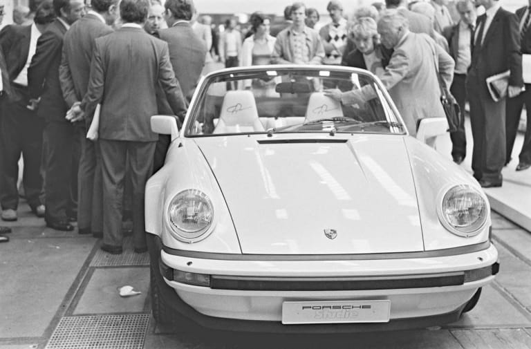 01_Porsche_911_Turbo_4x4_Cabrio_vorgestellt_auf_der_IAA_Frankfurt_1981_Quelle_Unternehmensarchiv_Porsche_AG.jpg