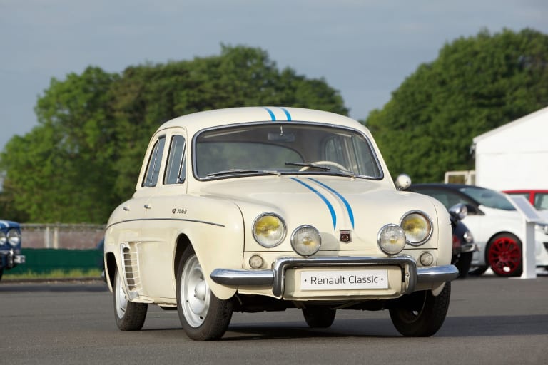 Renault Dauphine 1093: 140 km/h sur le Banking !