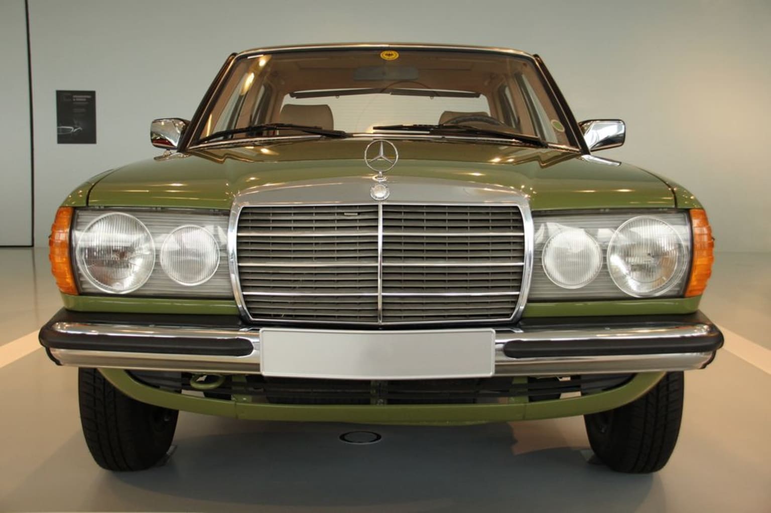 L'art de vivre en Mercedes 200 Diesel