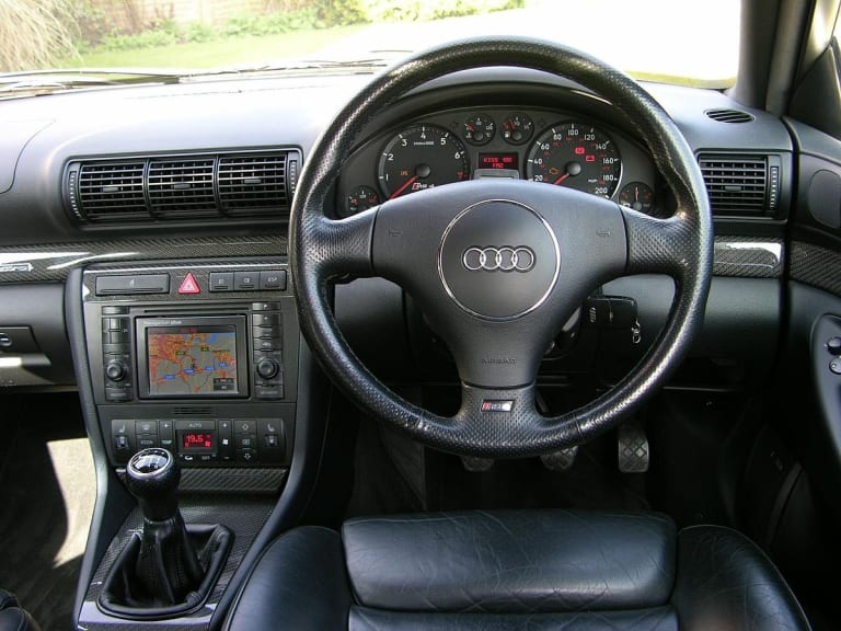 2001_Audi_RS4_B5_Avant_-_Flickr_-_The_Car_Spy_10.jpg