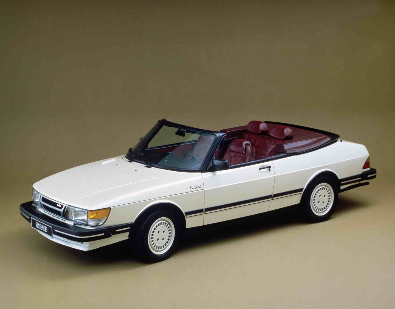 Saab 900 Classic cabriolet : l'exotisme et le désir