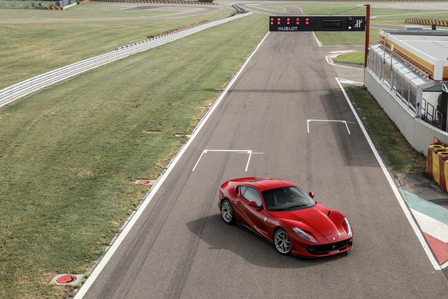 Ferrari 812 Superfast : la chronique d'une éternelle survivante