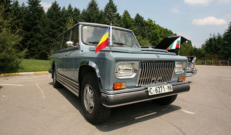 Aro 304/306 : les 4x4 limousines du Conducator