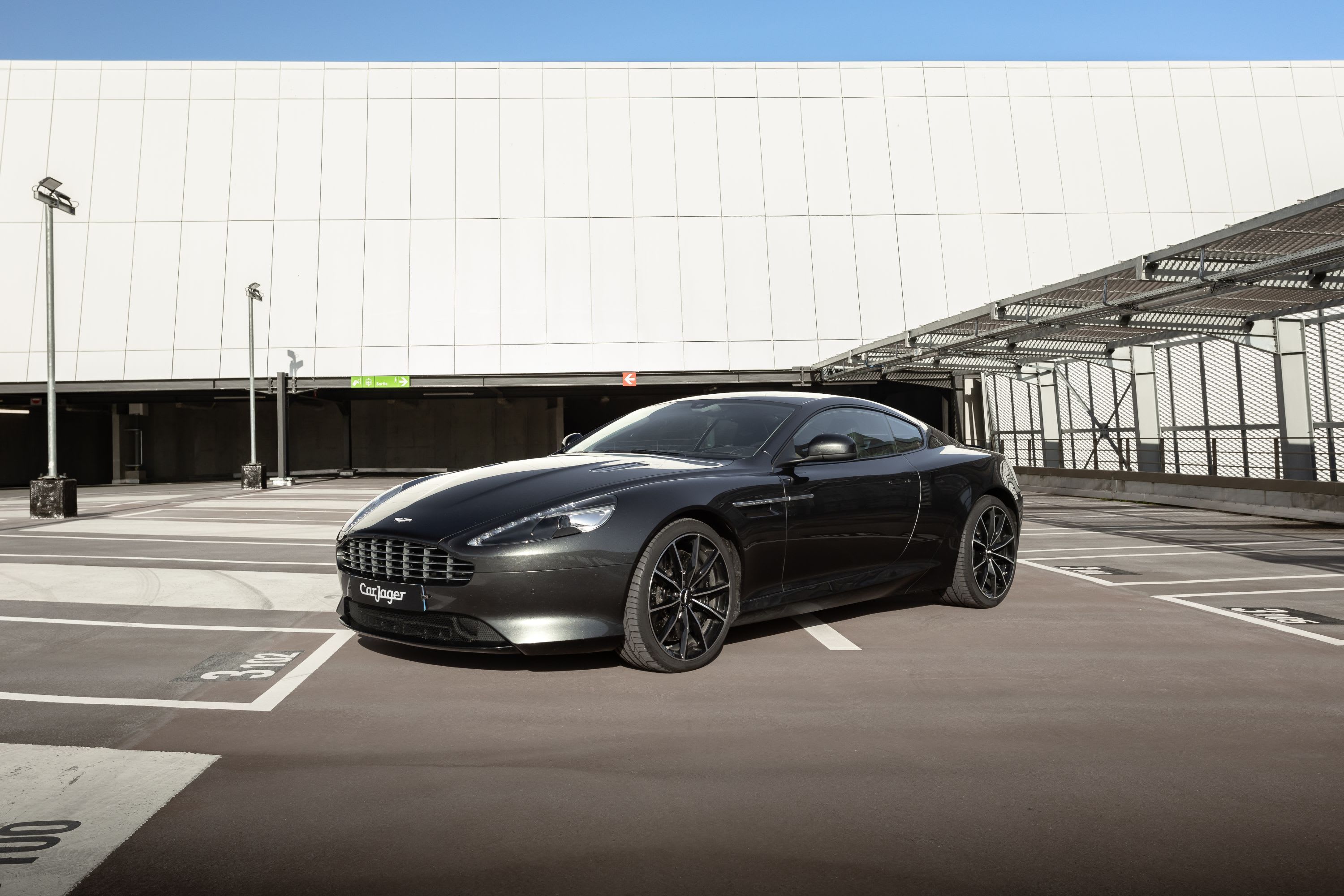 Aston Martin DB9