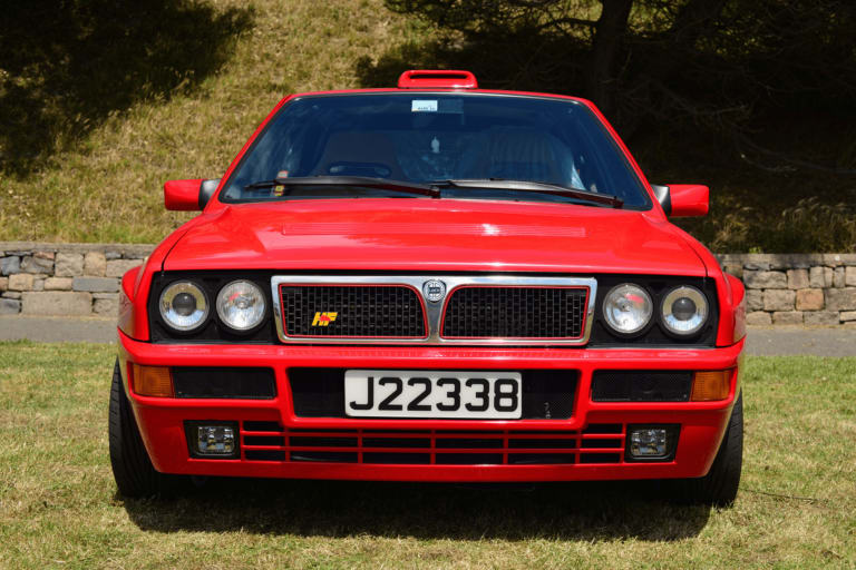 310 exemplaires, 2 367 km, jusqu'à 375 000 € : la Lancia Delta la plus chère de l'histoire ?