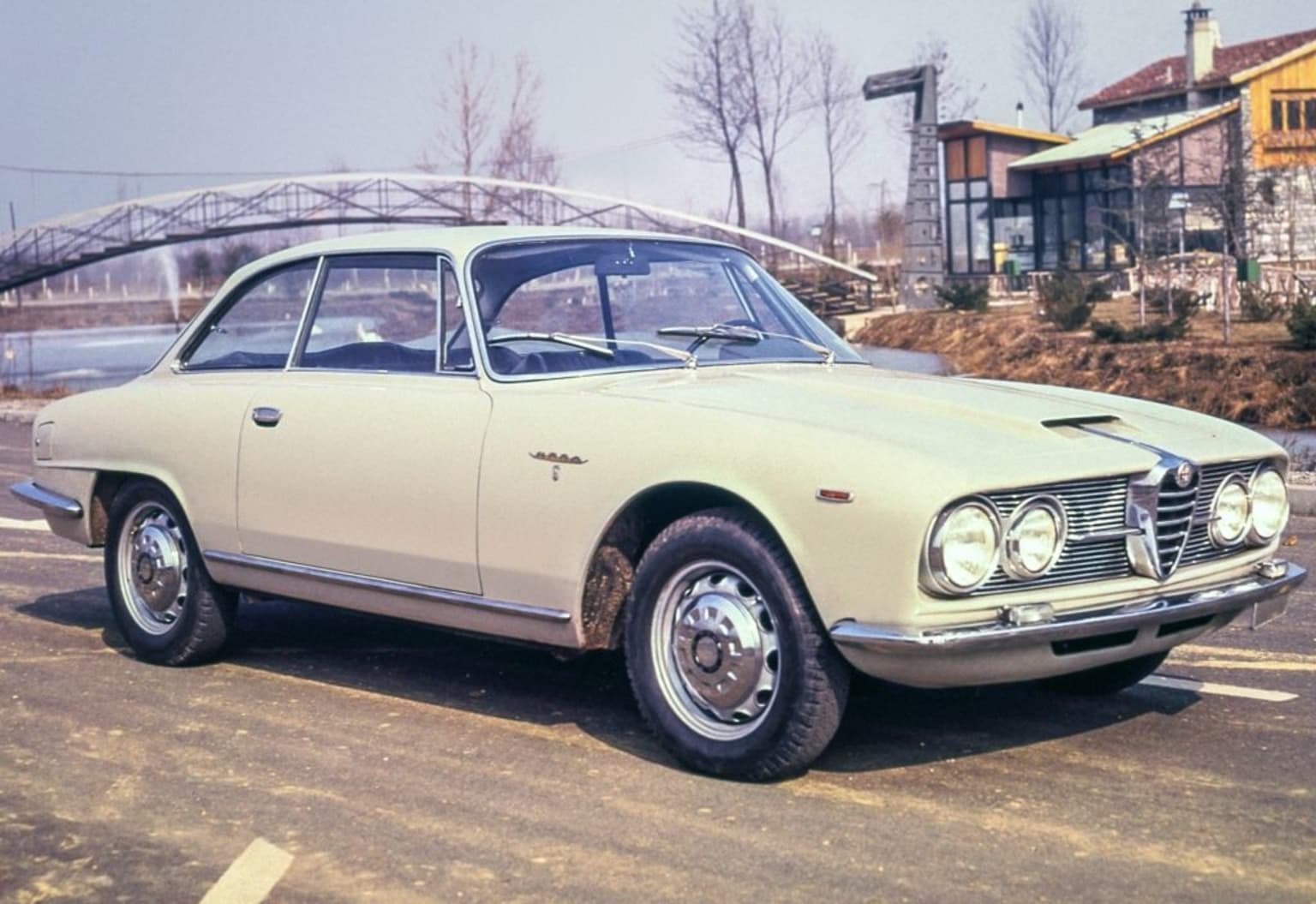 Alfa Romeo 2600 Sprint : le dernier 6 en ligne Alfa