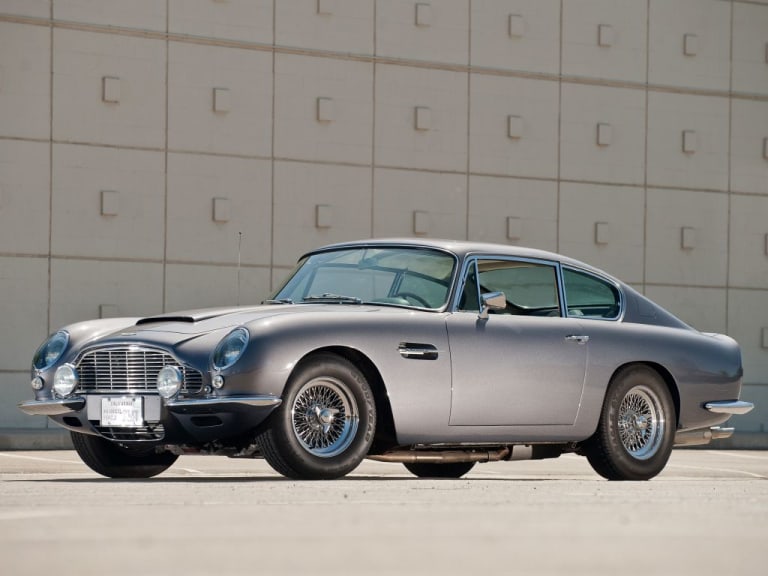 Aston Martin DB6 : en attendant la DBS