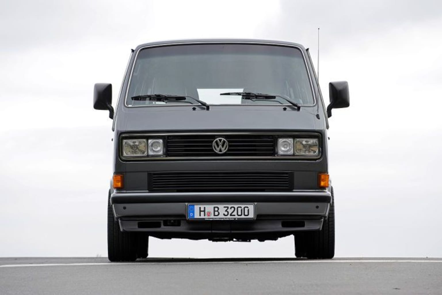 Porsche B32 : un minivan doté d’un flat-six et de 4 roues motrices !